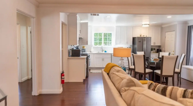 Tranquil 2BR Home in Beautiful Neighborhood (P24), Забронировать Отель Бербанк San Fernando Valley