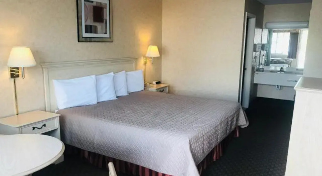 Номер Standard Court Plaza Inn & Suites of Mackinaw