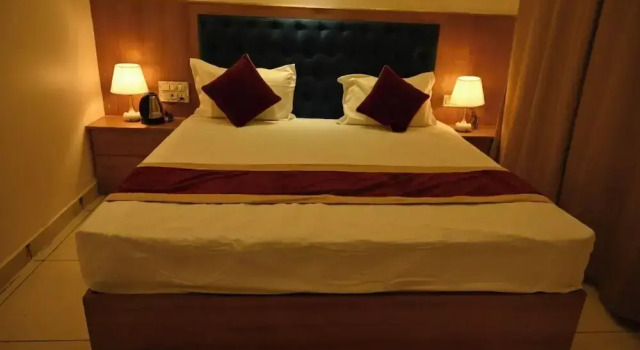 Shiva Palace by Golden Leaf Hotels, Rezerwuj Hotel Hotele w Uttarakhand z basenem, Basen