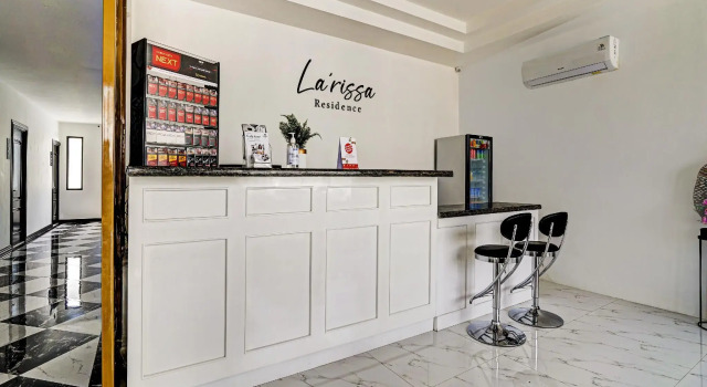 OYO 90164 La'rissa Residence, Book Hotel Karawang West Java
