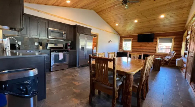 Коттедж с 2 комнатами North Haven Campground