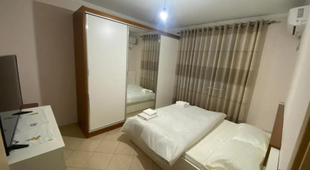 Alex 2 bedroom apartment, Забронировать Апартаменты/квартира Отели области Тираны с парковкой, Парковка