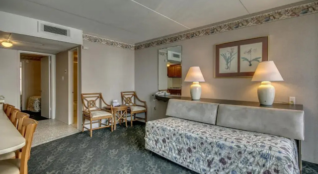 Admiral Resort Motel
