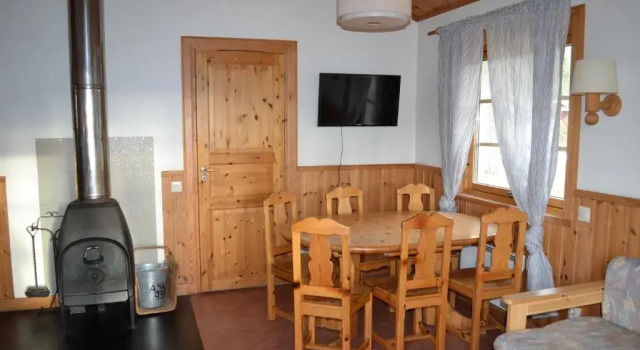 Enåbadets Camping & Hostel, Rezerwuj Hotel Hotele w Svealand z basenem, Basen