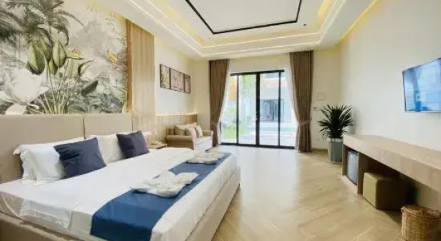 Полулюкс с видом на бассейн Kampot Hampton Villa