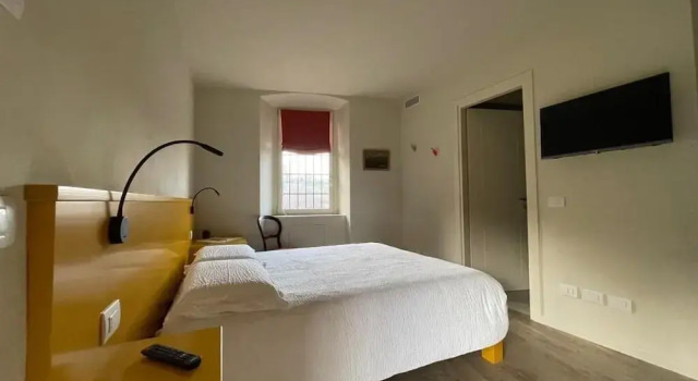 Foresteria Antica Bastia B&B, Забронировать Отель «постель и завтрак» Бергамо Bergamo Province, рядом с Astino Monastery