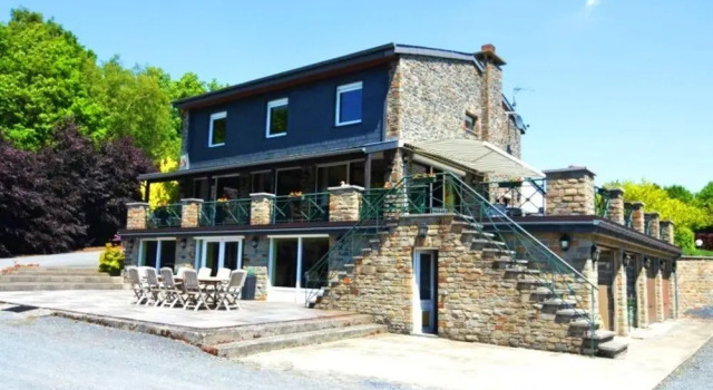 House With 5 Bedrooms in Bertogne, With Wonderful Lake View, Furnished Garden and Wifi, Забронировать Отель Манд-Сент-Этьен Land of Bastogne