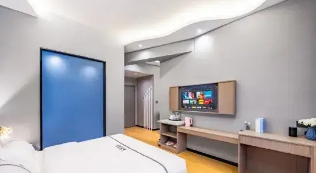 Люкс Golden Dragon Hotel (Red River Maitreya Branch)