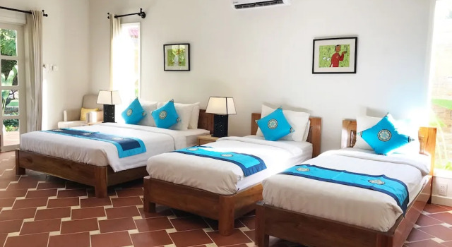 Четырёхместный семейный номер Standard с балконом и с видом на сад Peppercorn Beach Resort