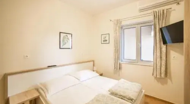 Apartment Cvita, Rezerwuj Apartament Gradac Sibenik-Knin County