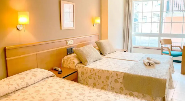 Трёхместный номер Standard с видом на город Hotel Atalaya I