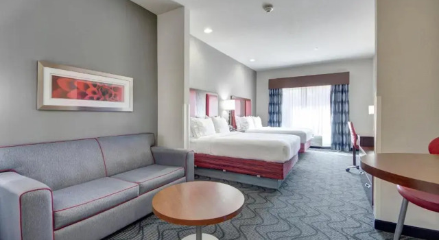 Четырёхместный люкс Holiday Inn Express and Suites Oklahoma City North by IHG