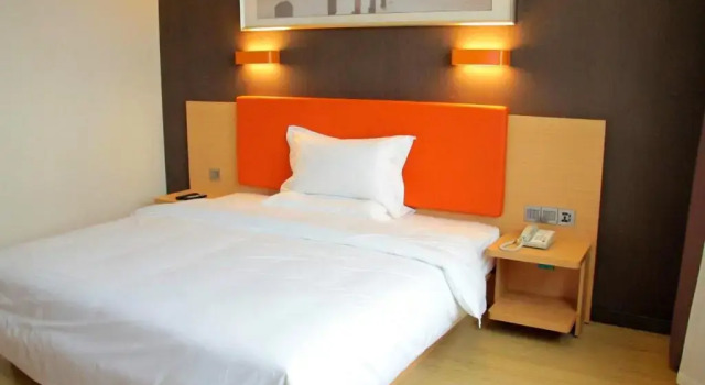 Двухместный номер Standard 7Days Premium Leshan Qianwei Fengye Fortune Center Branch