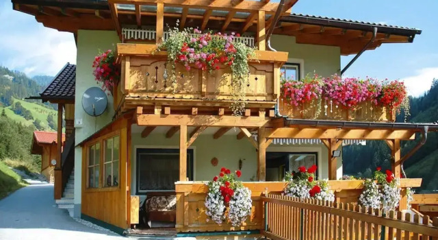Апартаменты Chalet in Grossarltal With Panoramic Views