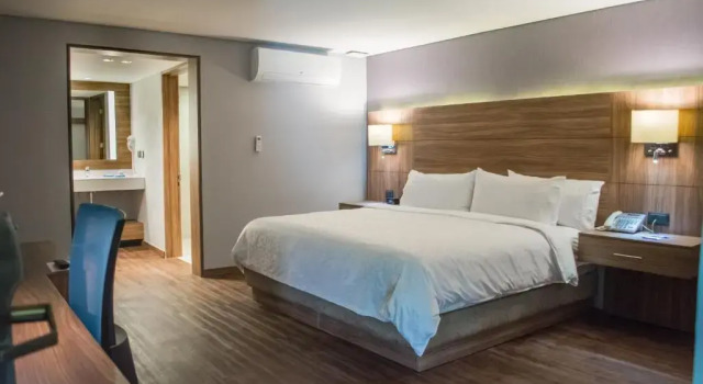 Полулюкс Holiday Inn Express Morelia by IHG