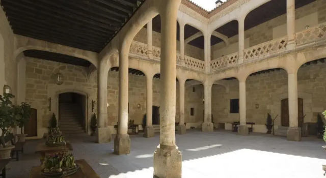 Полулюкс Posada Real Castillo del Buen Amor