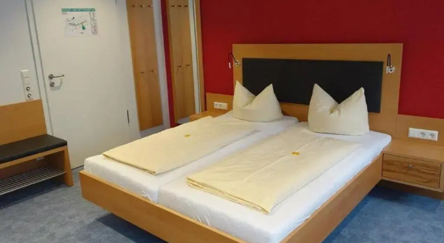 Hotel Gasthaus Krone, Забронировать Отель Имменштад-ам-Бодензее Баден-Вюртемберг