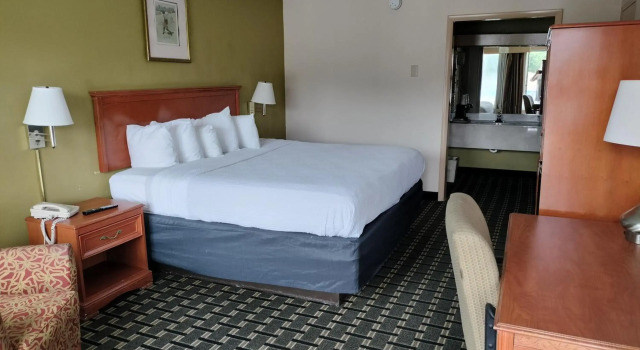 Clarion Inn Southern Pines - Pinehurst, Book Hotel Pinehurst North Carolina