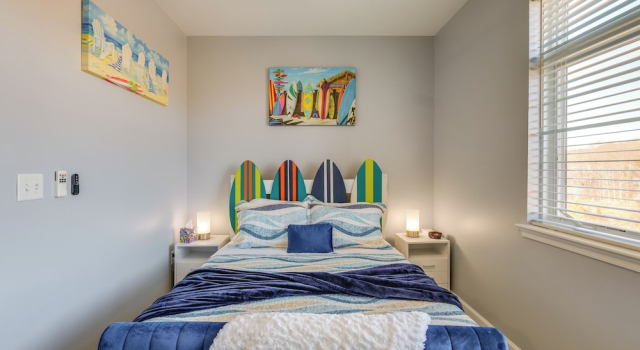 Surfboard-themed Huddleston Studio w/ Beach Access, Prenota Appartamento Hotel a Virginia con parcheggio, Parcheggio