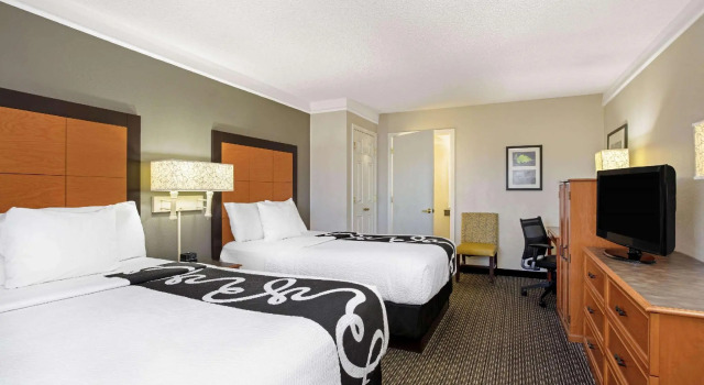 Четырёхместный номер Standard La Quinta Inn by Wyndham Tucson East