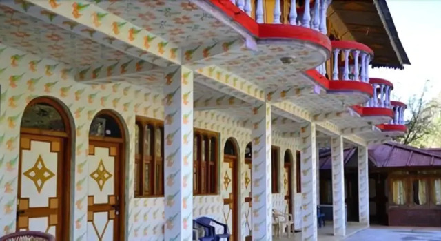 Hotel  Shantikunjh, Rezerwuj Hotel Hotele w Uttarakhand z basenem, Basen