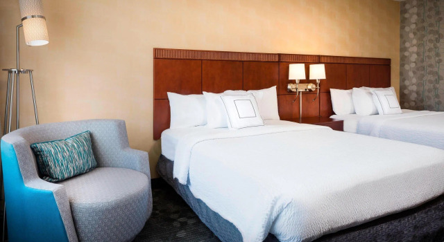 Четырёхместный номер Standard Courtyard by Marriott Kansas City Shawnee