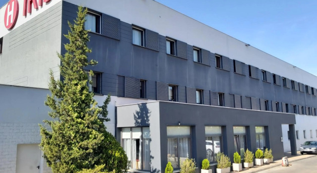 Hotel Iris Guadalajara, Забронировать Отель Гвадалахара Guadalajara Province, рядом с DinoAventura