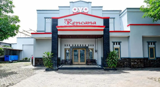 Super OYO 2436 Hotel Kencana, Rezervovat Hotel Tegal Central Java