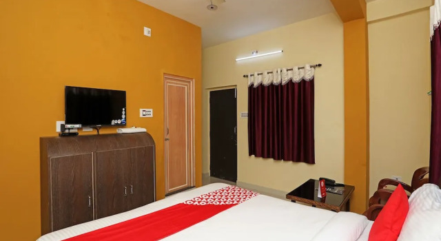 Люкс OYO 16821 Hotel Senapati Palace