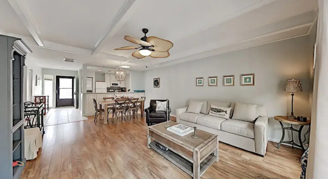 570queen 2 Bedroom Condo