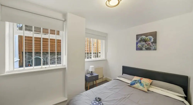 Stylish Central 2-bed Apartment With Pvt Garden, Varaa Huoneisto Asunnot kohteessa Merseyside, Huoneisto