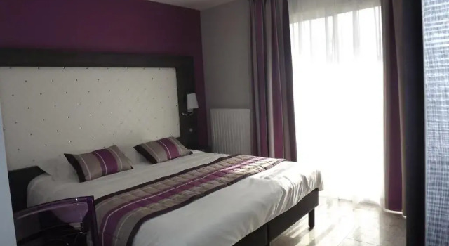 Четырёхместный номер Premium The Originals Boutique, Hôtel Le Lion dOr, Fougères Ouest
