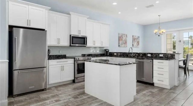 Коттедж Sunset Key, 5 Bedrooms, Private Pool, Game Room, Beach, Sleeps 12