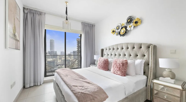 Апартаменты Vogue Vacation Homes, Business Bay Damac Maison Prive near Burj Khalifa and Dubai Mall, Studio Apartment with Canal and City View, Access to all Amenities