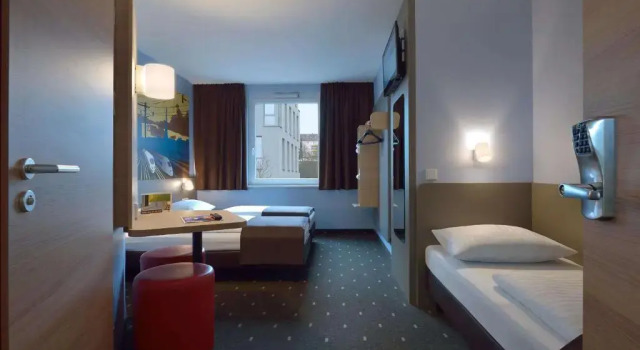 Трёхместный номер B&B Hotel Saarbrücken-Hbf