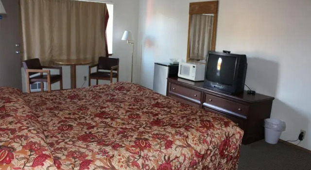 Silver Sands Motel