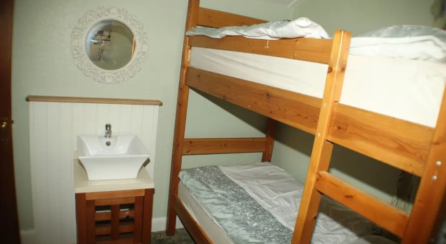 Четырёхместный номер Standard Lledr House Hostel near two Zip World sites