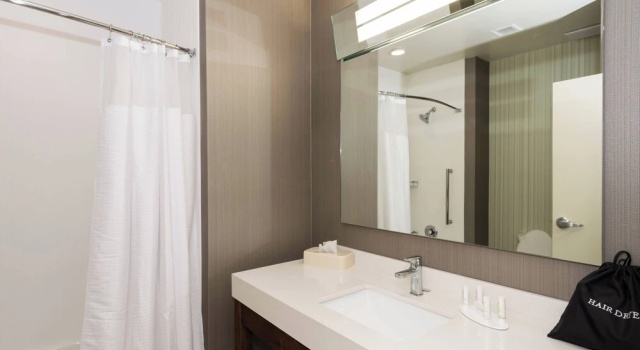 Люкс c 1 комнатой Courtyard By Marriott Fayetteville Fort Bragg Spring Lake