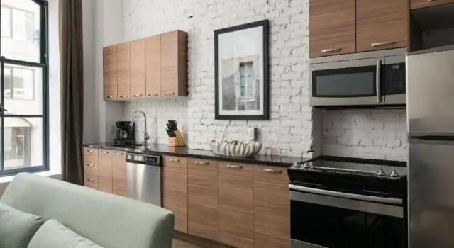 Апартаменты Hip Old Montreal Suites by Sonder