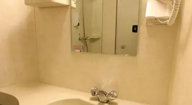 yinglun Hostel (Shenzhen North Railway Station), Book Hostel / Vandrerhjem Longhua 