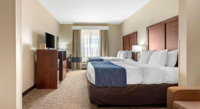 Четырёхместный люкс Comfort Inn & Suites Glenpool