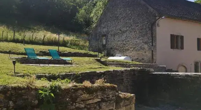 Gite des 3 vallées, Забронировать Отель Отели Горного массива Юры с парковкой, Парковка