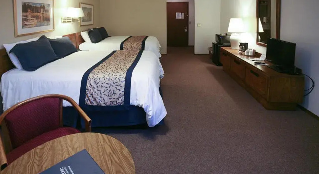 Четырёхместный номер Standard Pine Grove Resort