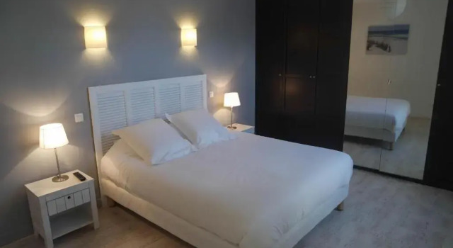 Апартаменты Цокольный этаж с 2 комнатами Hôtel Le Square