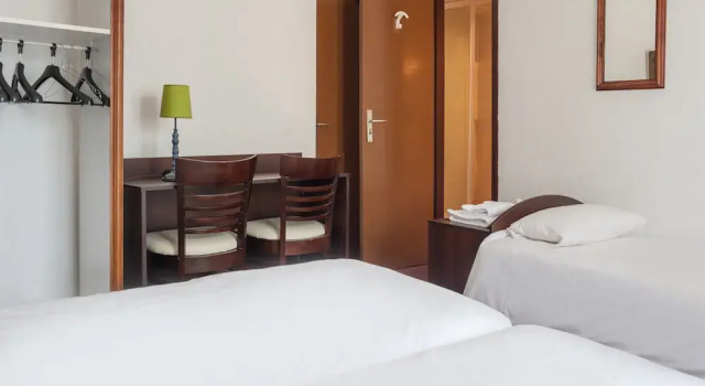 Трёхместный номер Standard Hotel Le Collonges