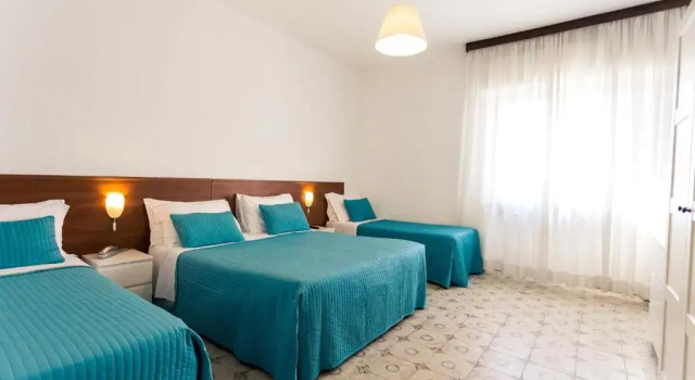 Четырёхместный номер Standard Hotel Antagos