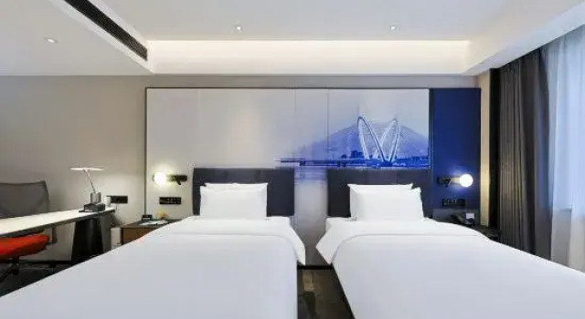 Люкс Deluxe Hampton by hilton Yanji city center