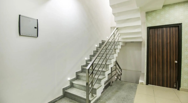 OYO Flagship 76399 Rajouri Garden
