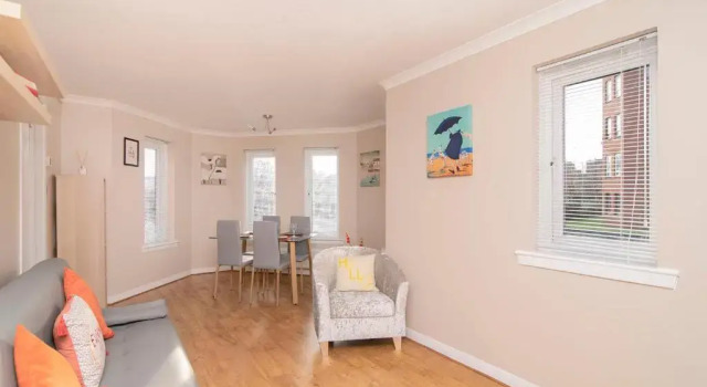Ground Floor West End /City Centre / Rockvilla flat & Parking, Забронировать Отель Отели Glasgow & The Clyde Valley с парковкой, Парковка