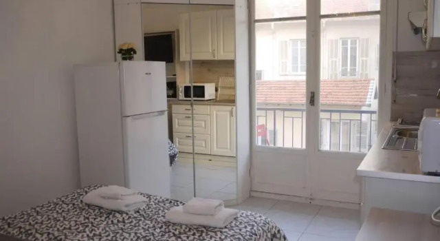 Студия Dream - a studio flat with balcony at 300m from the beach